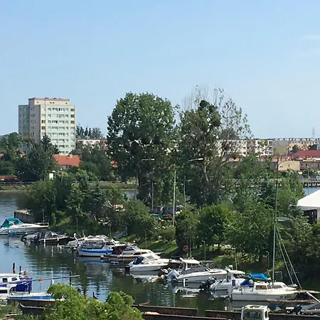 Motlawa Marine -55 M2 -by The River-premium Design -business Stays- Parking Gratis Apartamento *