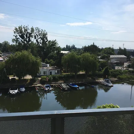 Motlawa Marine -55 M2 -by The River-premium Design -business Stays- Parking Gratis *